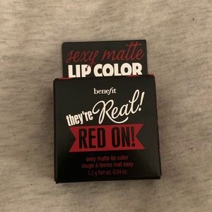 benefit They’re Real Red On!